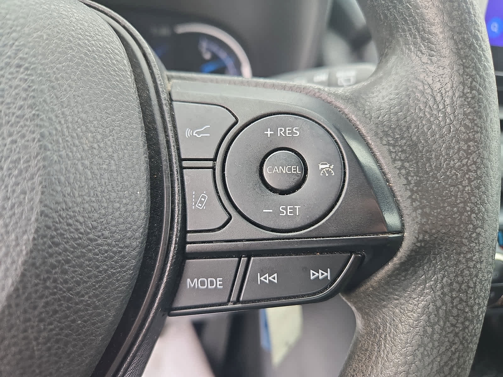 Used 2023 Toyota RAV4 LE image 23