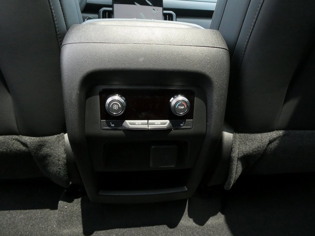 New 2025 GMC Acadia AT4 w/ Luxury Package image 38