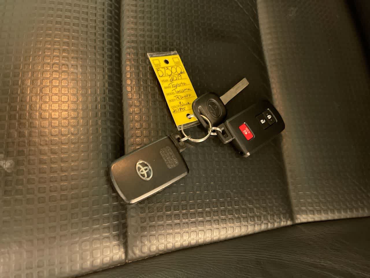 Used 2019 Toyota Tacoma TRD Off-Road AWD/4WD image 27