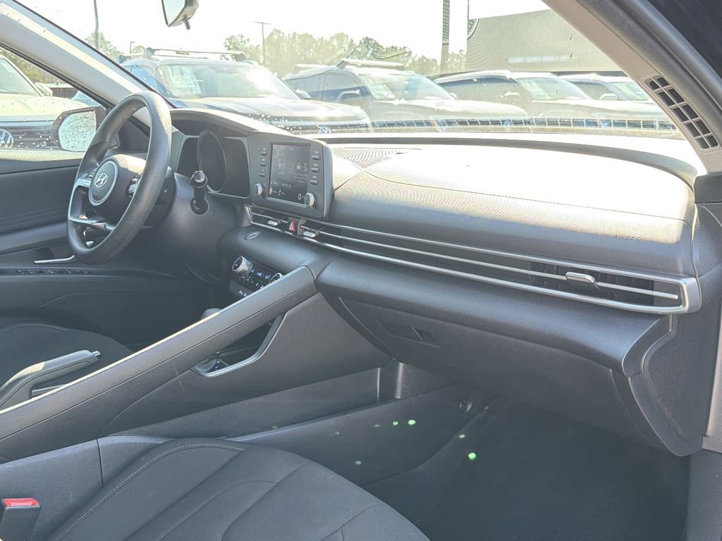 Used 2023 Hyundai Elantra SEL image 20