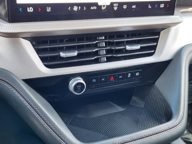 Used 2025 Ford Explorer Active w/ Active Comfort Package AWD/4WD image 20
