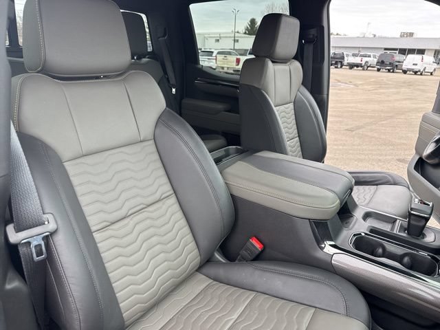 Used 2025 Chevrolet Silverado 1500 ZR2 AWD/4WD image 31