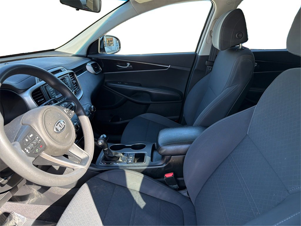 Used 2017 Kia Sorento LX image 10
