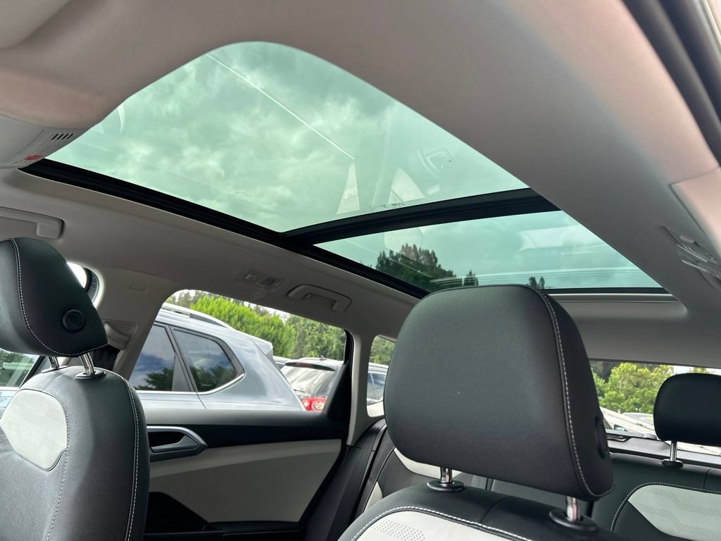 New 2026 Volkswagen Taos SEL AWD/4WD image 22