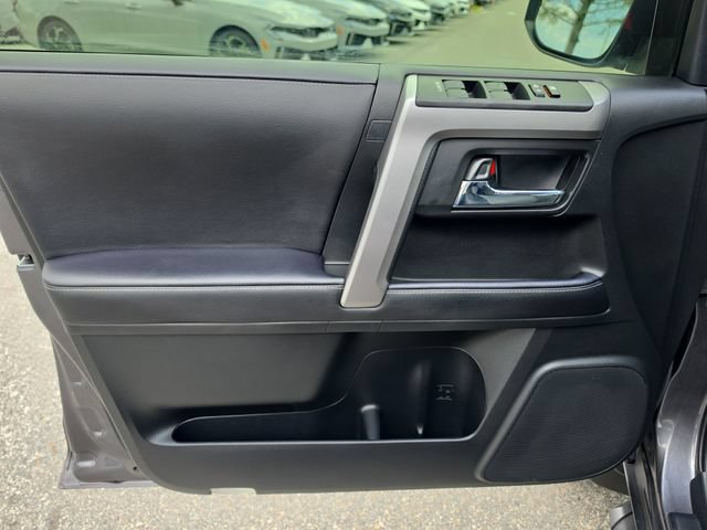 Used 2022 Toyota 4Runner SR5 Premium w/ Moonroof Package RWD image 17