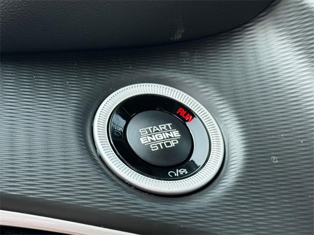 New 2025 Jeep Grand Cherokee L Altitude image 8