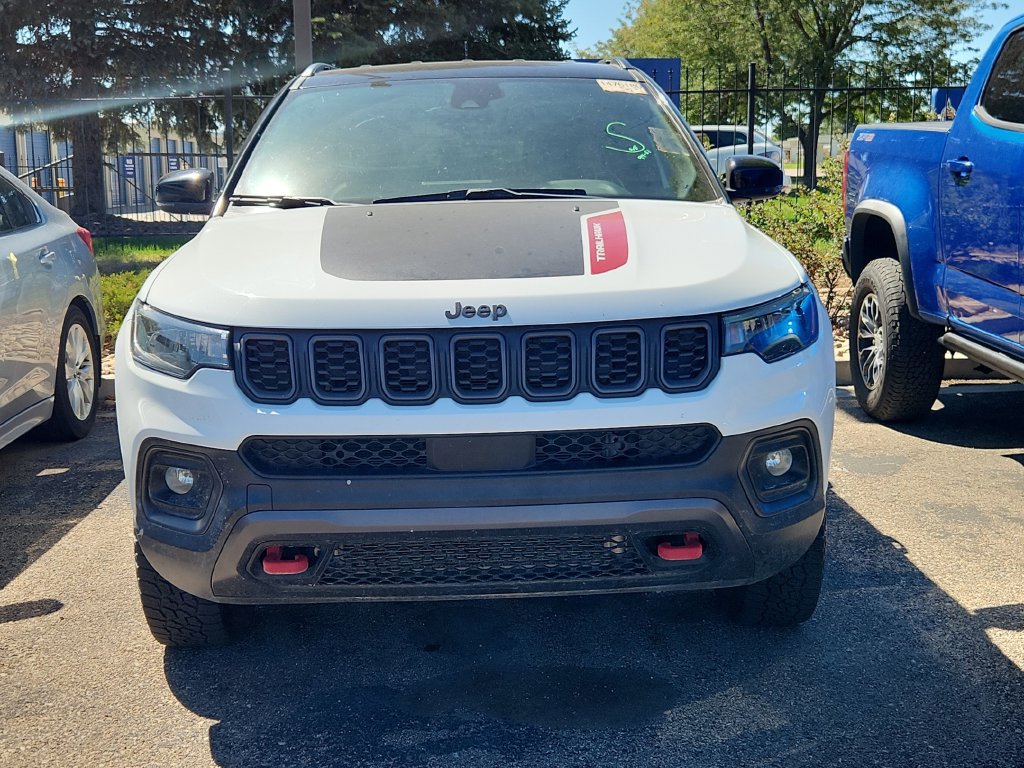 Certified 2025 Jeep Compass Trailhawk AWD/4WD image 2
