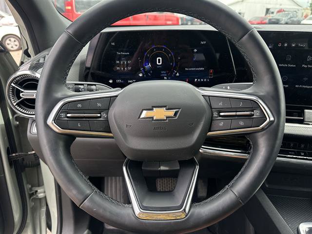 Used 2025 Chevrolet Equinox LT AWD/4WD image 11