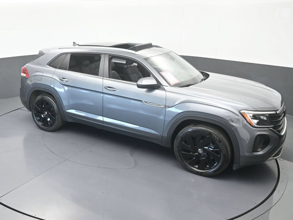 Used 2025 Volkswagen Atlas Cross Sport SE w/ Panoramic Sunroof Package FWD image 60