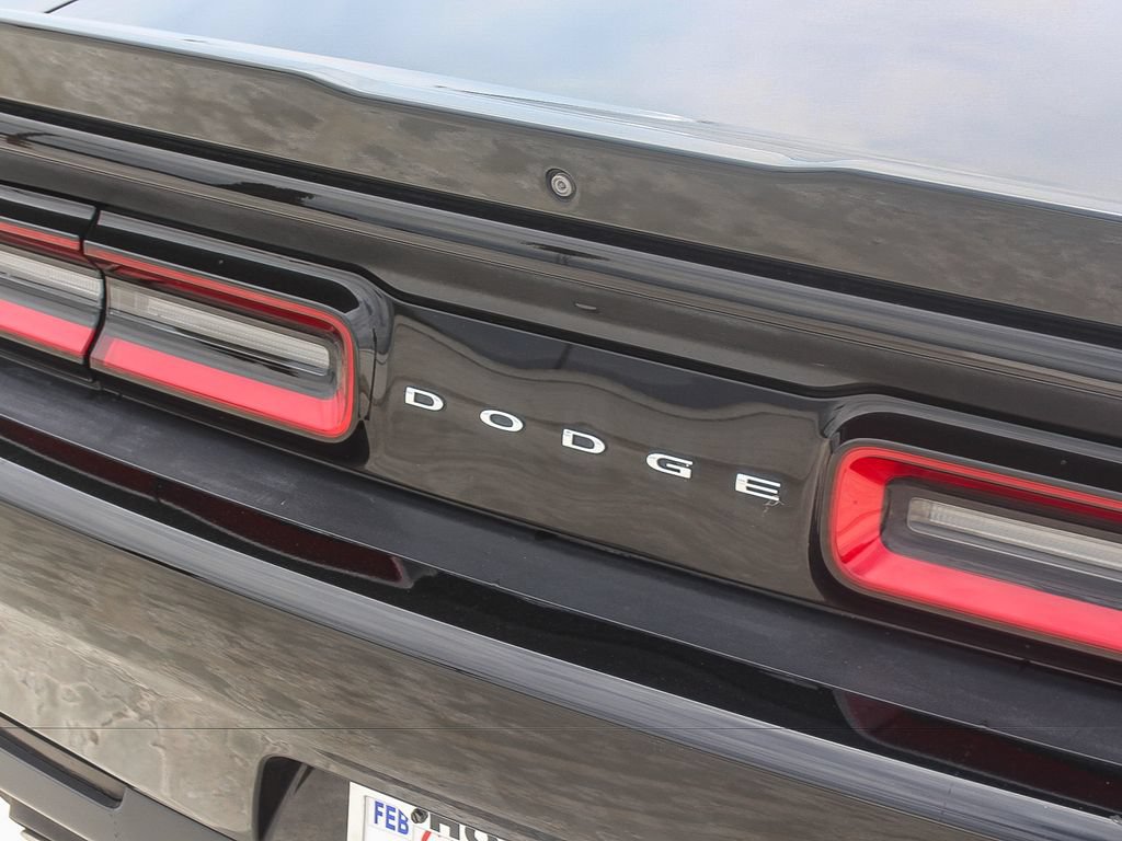 Used 2019 Dodge Challenger SXT RWD image 8