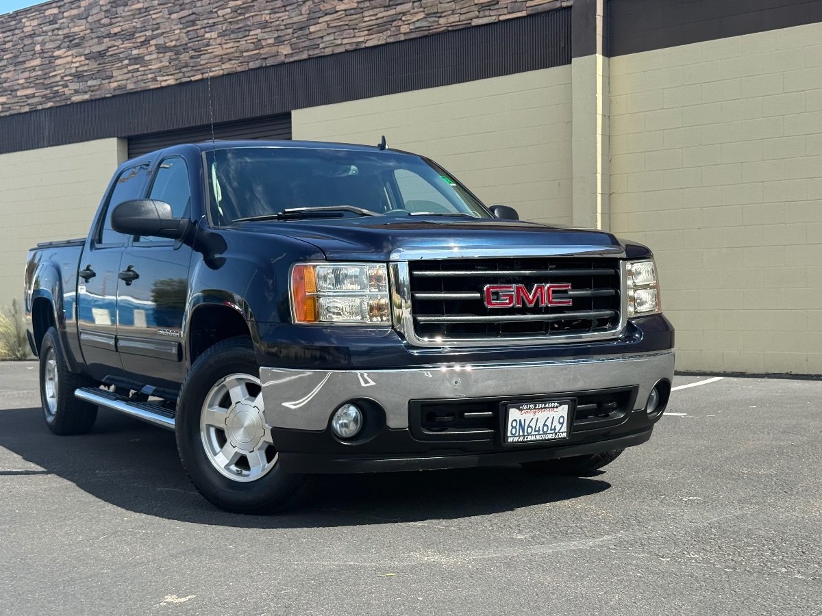 Used 2007 GMC Sierra 1500 SLE w/ SLE2 Preferred Package RWD image 2