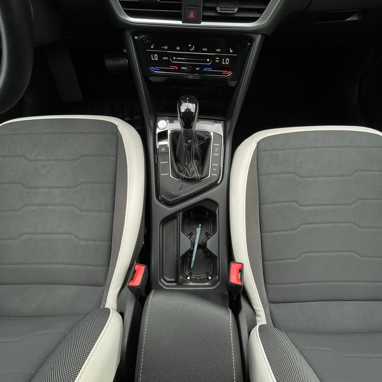 Used 2025 Volkswagen Taos SE FWD image 20