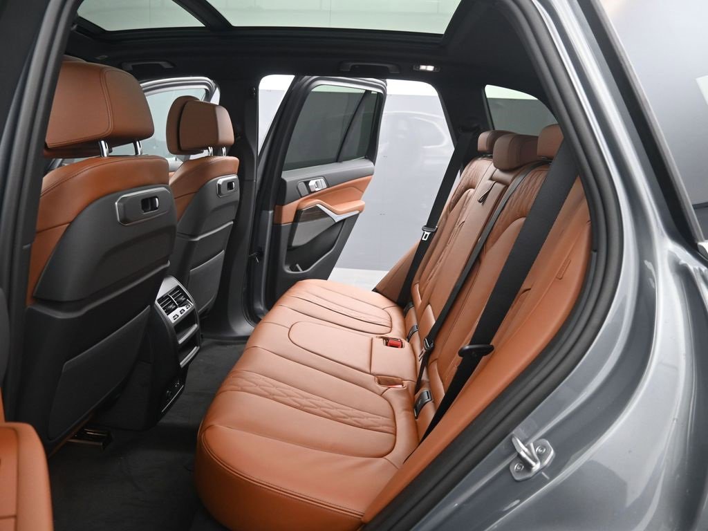Used 2026 BMW X5 xDrive50e w/ Premium Package image 34