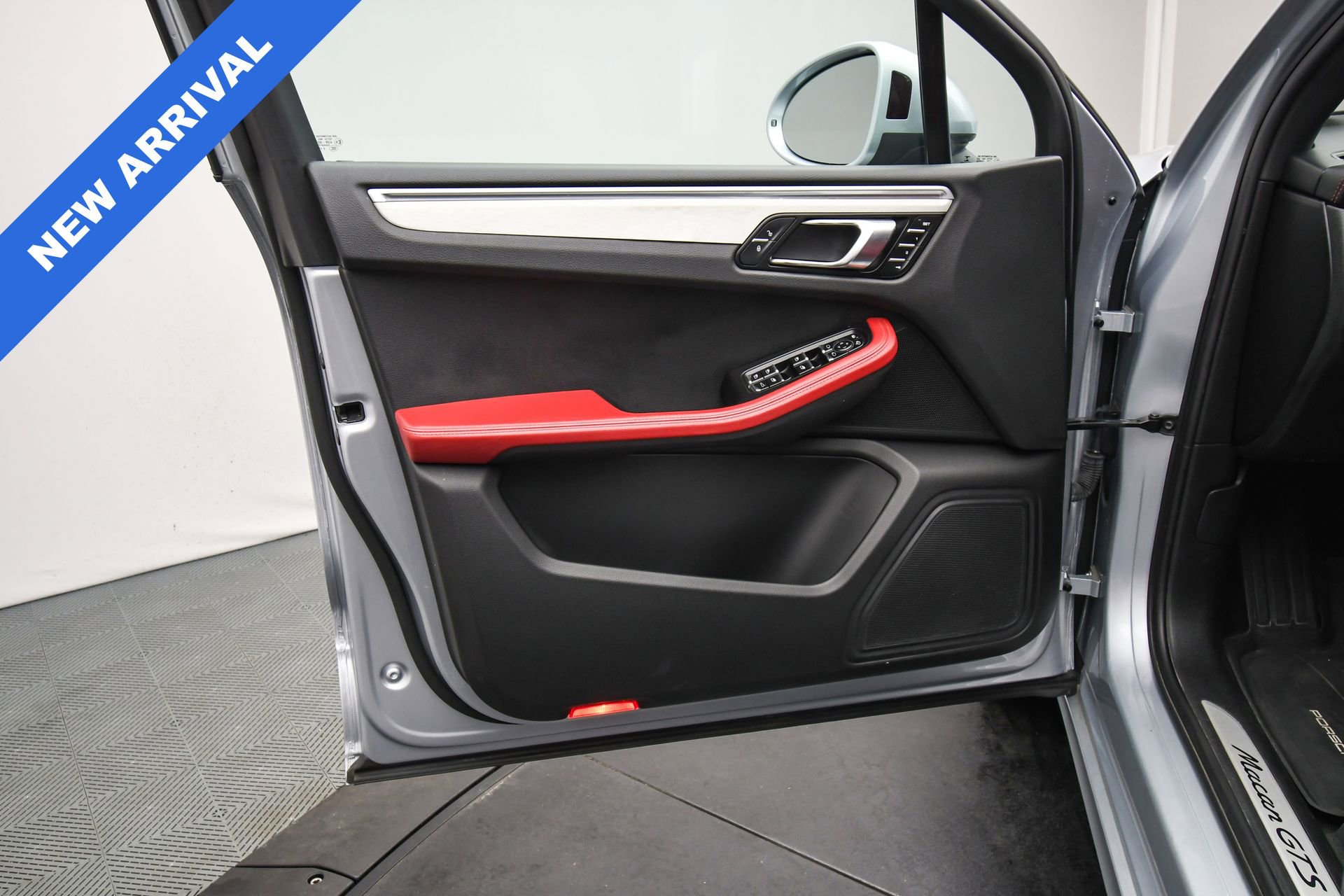 Used 2017 Porsche Macan GTS image 43