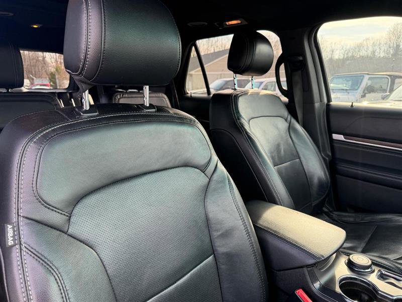 Used 2017 Ford Explorer Limited w/ Equipment Group 303A image 11