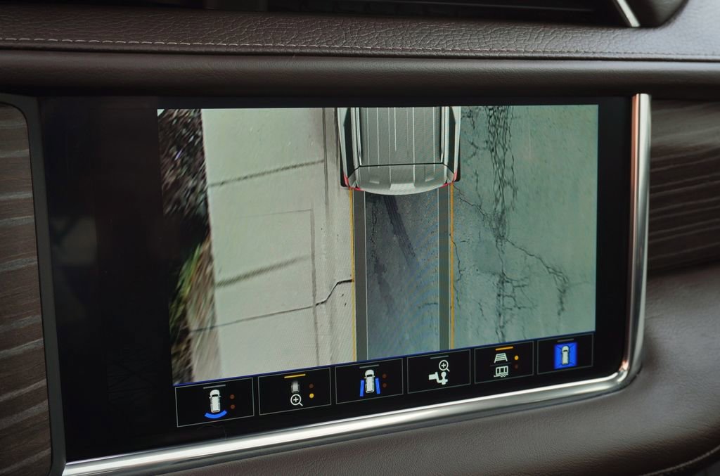 Used 2023 GMC Yukon Denali image 28
