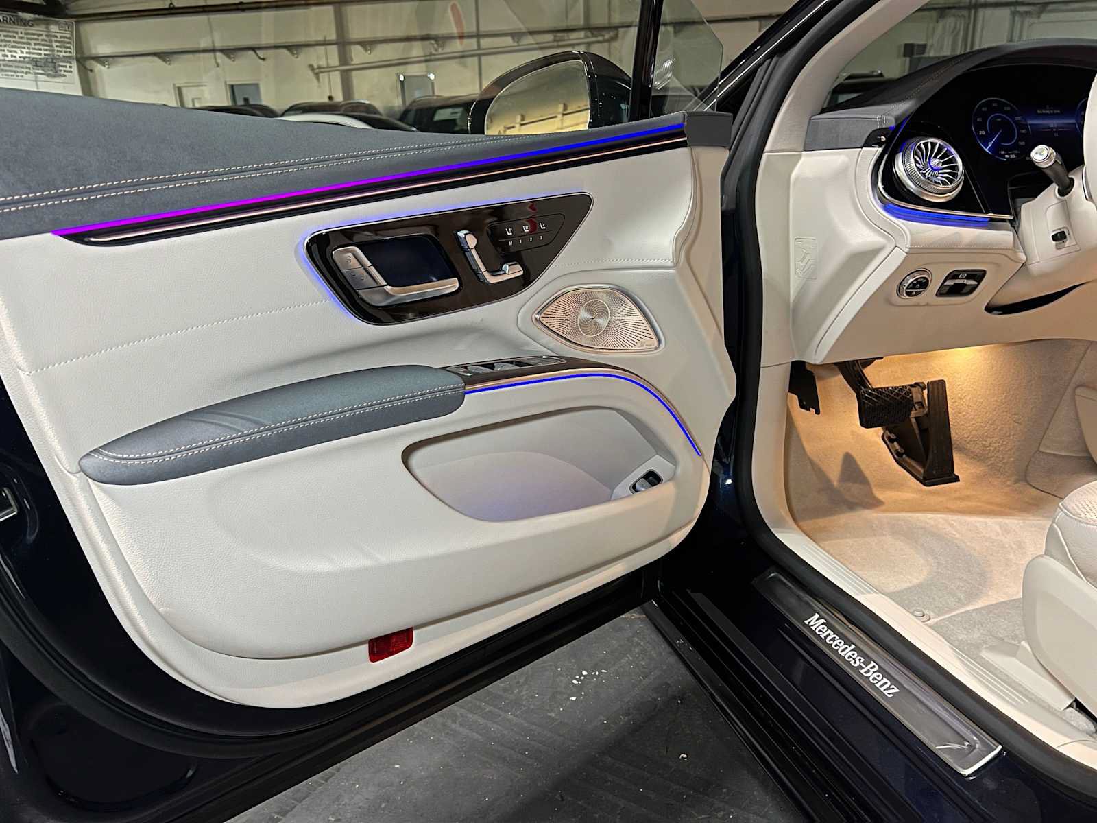 New 2026 Mercedes-Benz EQS 450+ 4MATIC Sedan image 23