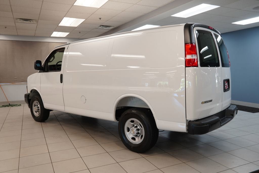New 2026 Chevrolet Express 2500 RWD image 6