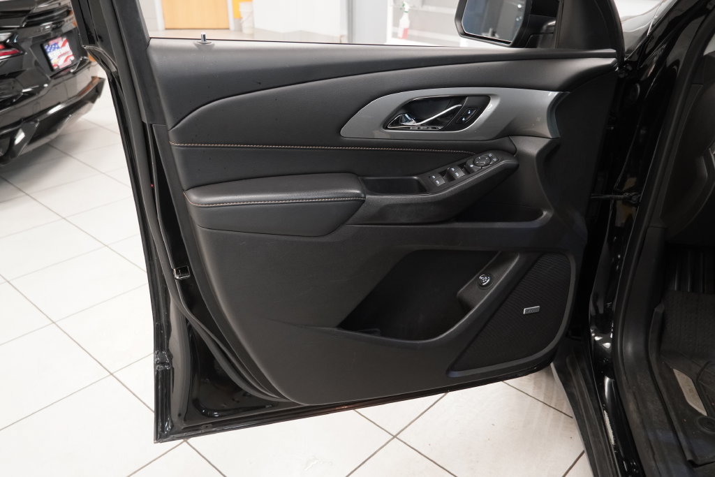 Used 2021 Chevrolet Traverse LT w/ LT Premium Package AWD/4WD image 6