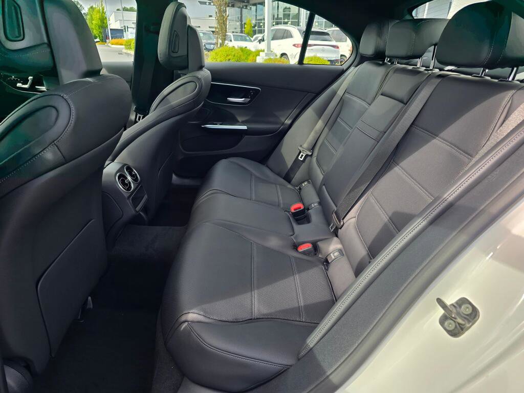 New 2026 Mercedes-Benz C 300 4MATIC Sedan image 18