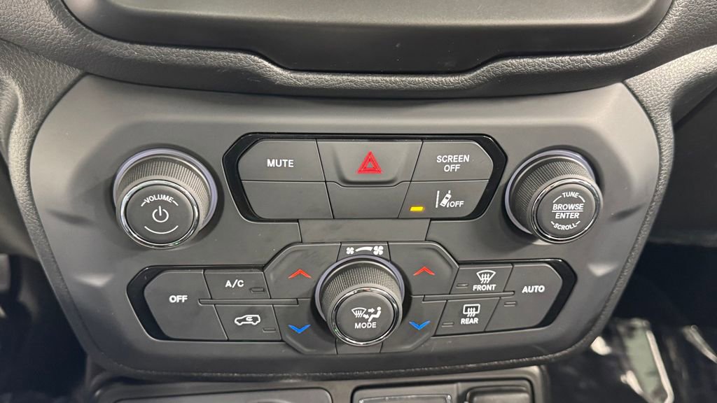 Used 2021 Jeep Renegade Limited w/ Sun & Sound Group AWD/4WD image 26