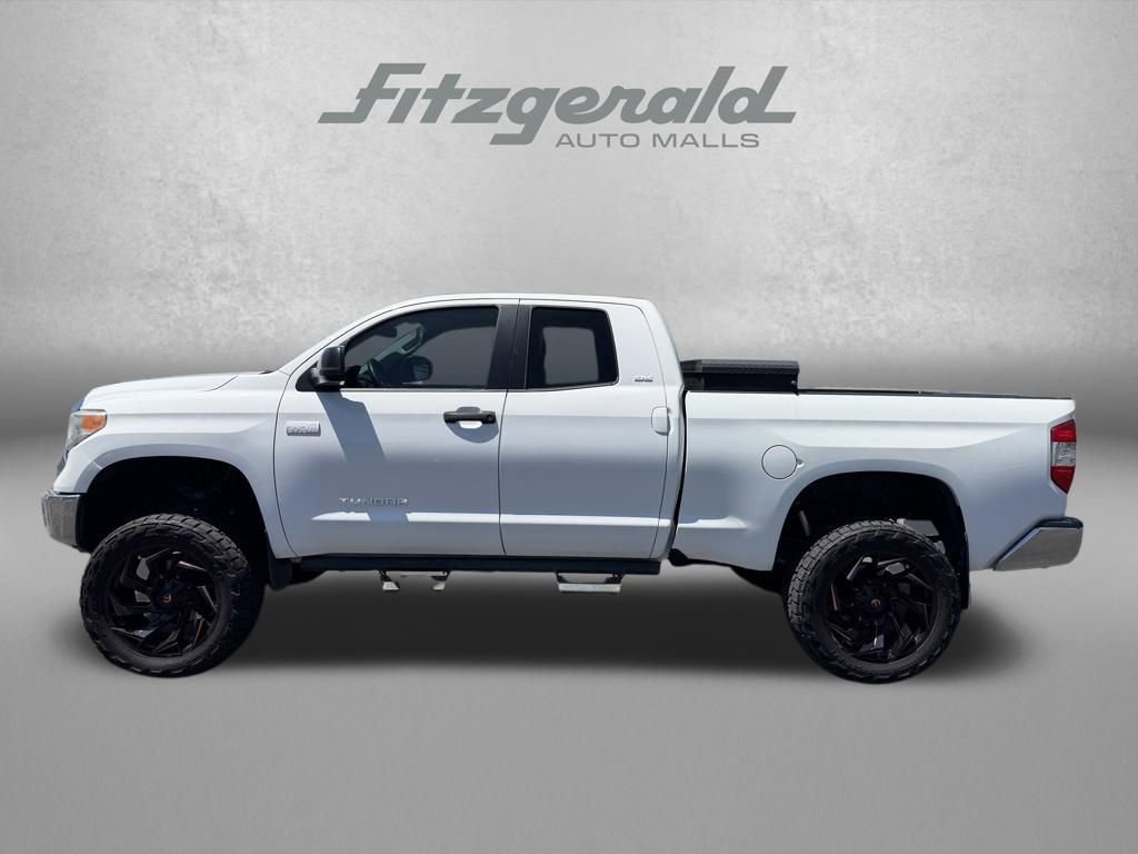 Used 2016 Toyota Tundra SR5 w/ SR5 Upgrade Package image 2