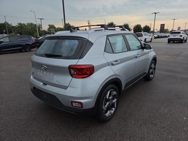 Certified 2022 Hyundai Venue SEL FWD image 8