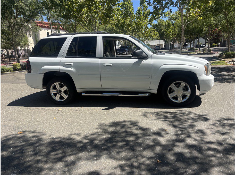 Used 2008 Chevrolet TrailBlazer LT AWD/4WD image 5