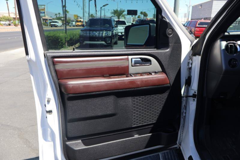 Used 2015 Ford Expedition EL Platinum AWD/4WD image 16