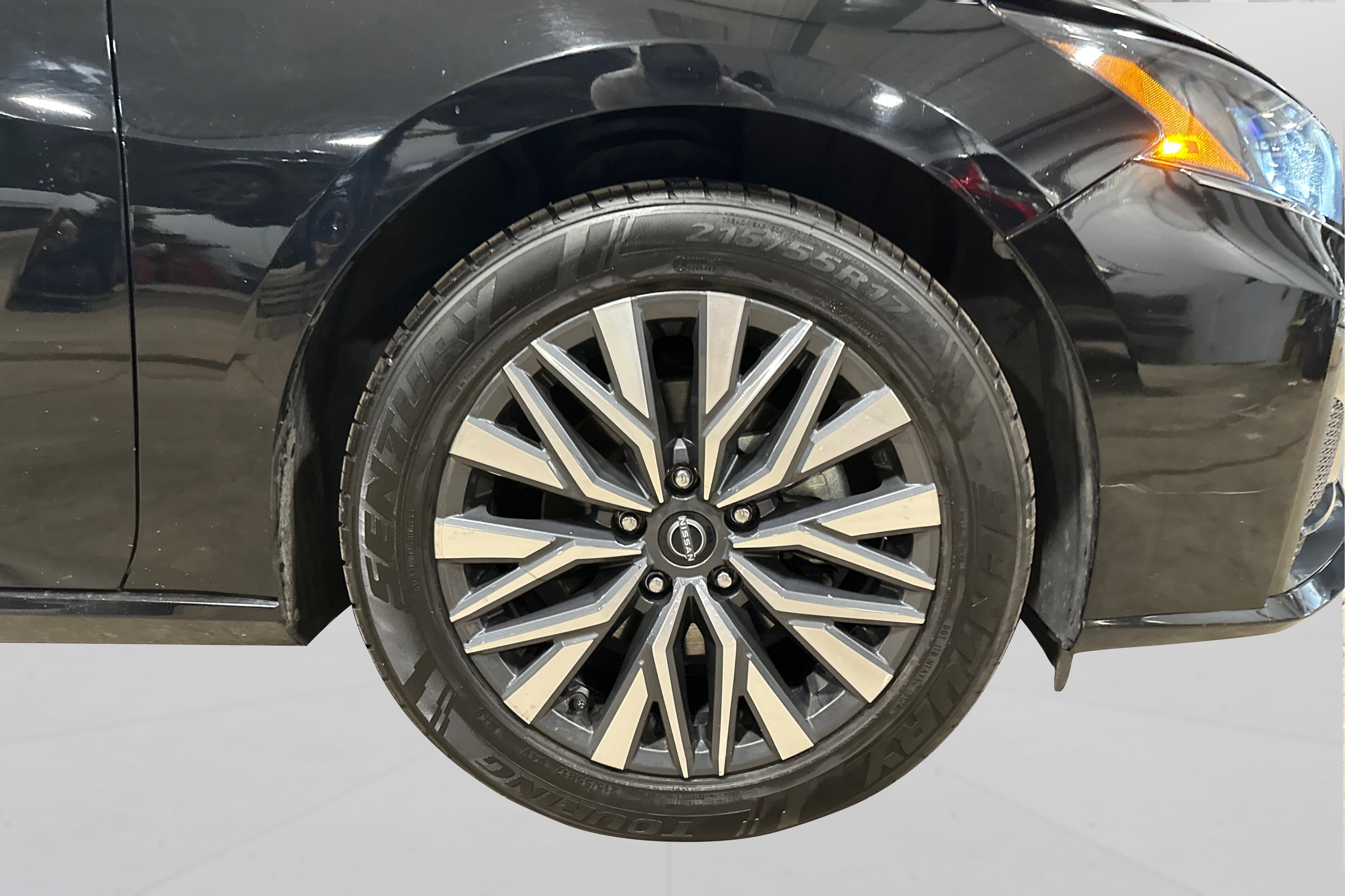 Used 2024 Nissan Altima 2.5 SV image 49