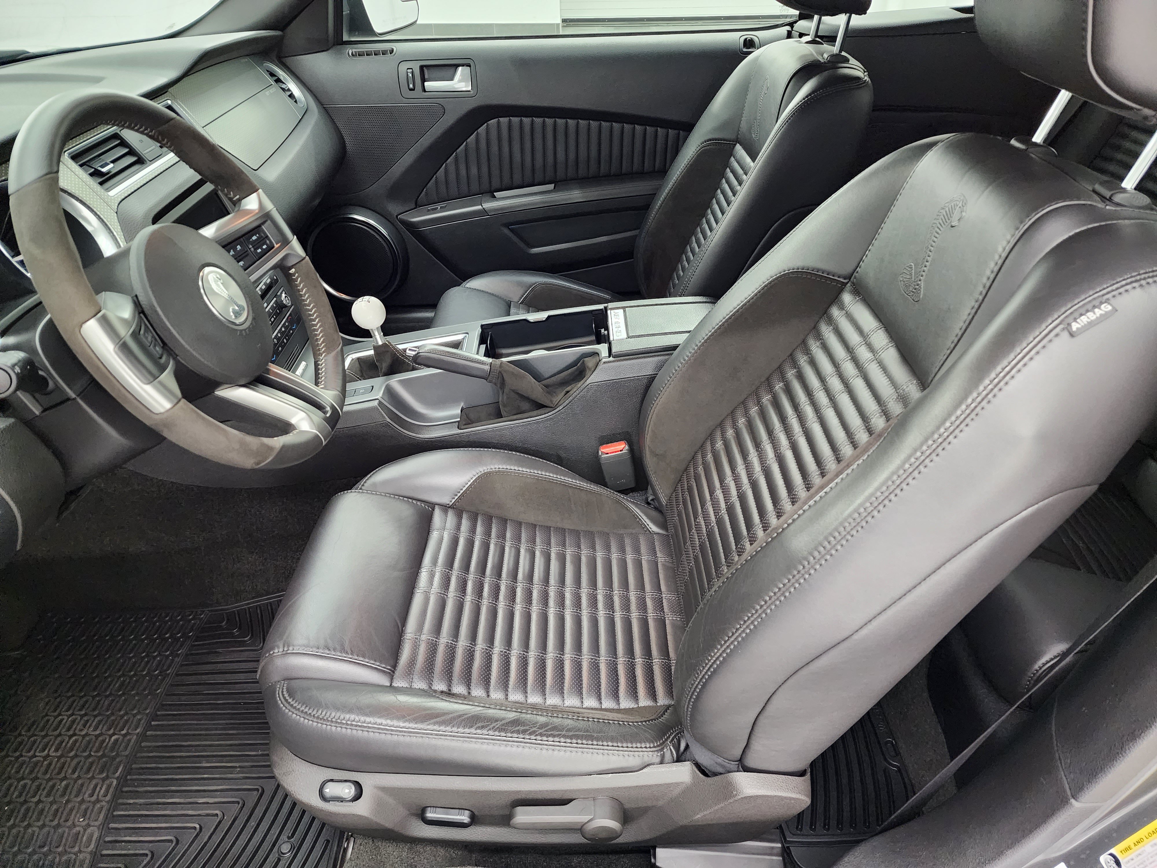 Used 2011 Ford Mustang Shelby GT500 w/ SVT Performance Pkg RWD image 8