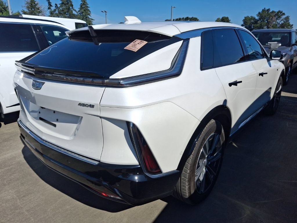 Used 2024 Cadillac Lyriq Luxury RWD image 5
