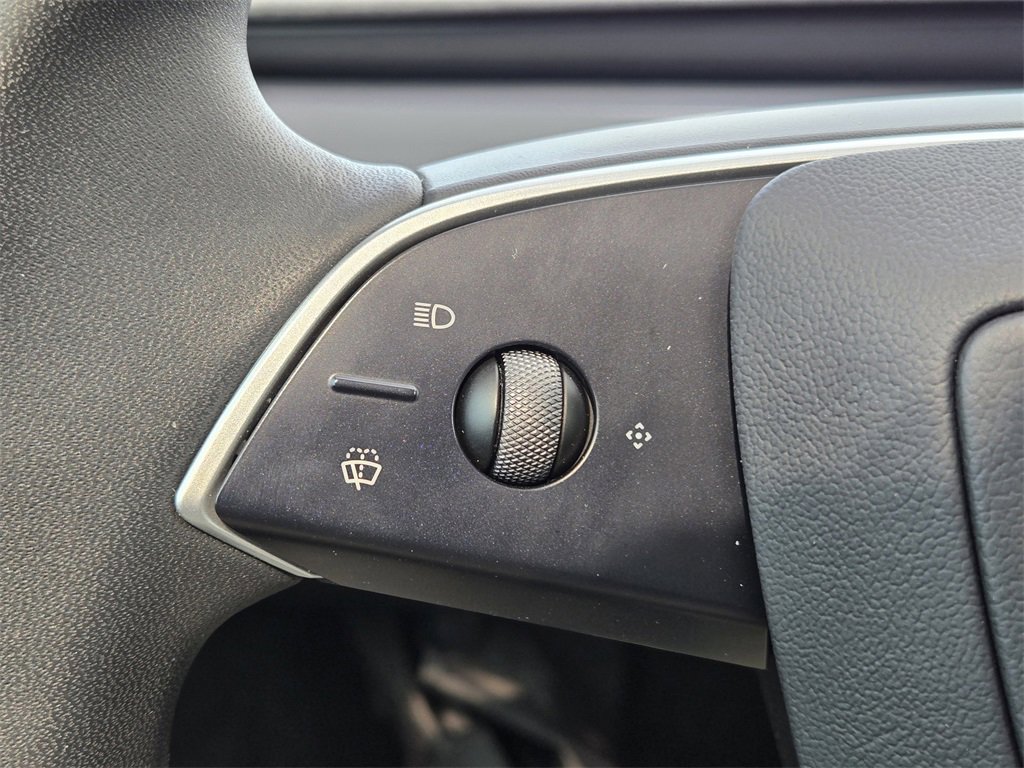 Used 2026 Tesla Model Y Long Range image 28