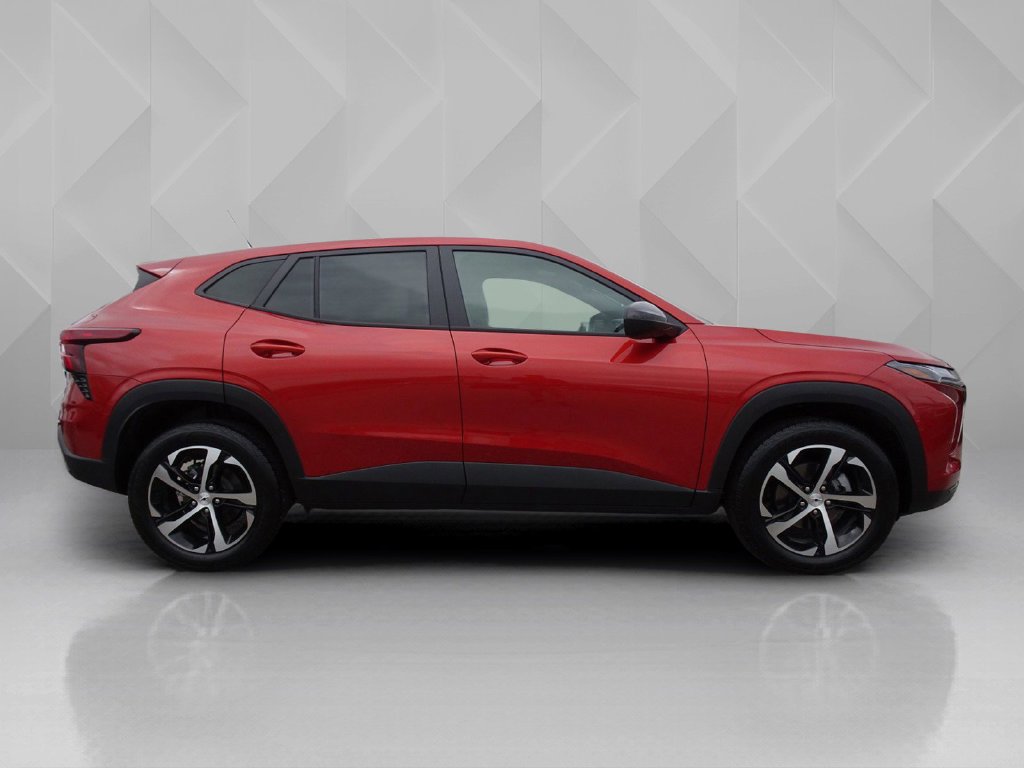 Used 2024 Chevrolet Trax RS w/ Driver Confidence Package FWD image 6