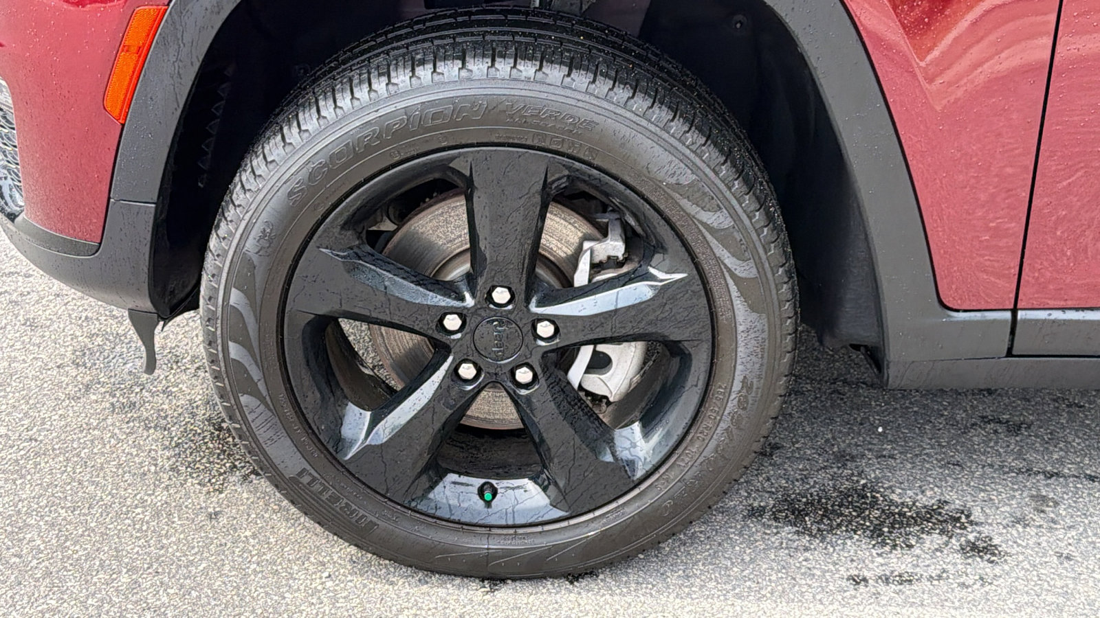 Used 2024 Jeep Grand Cherokee L Limited w/ Black Appearance Package image 12