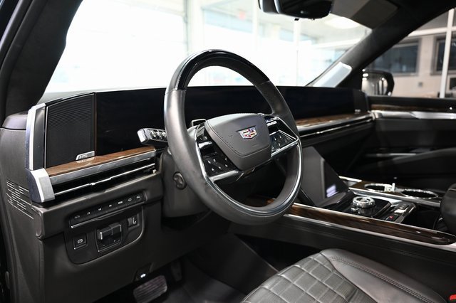 Used 2025 Cadillac Escalade ESV Sport Platinum w/ LPO, Floor Liner Package image 30