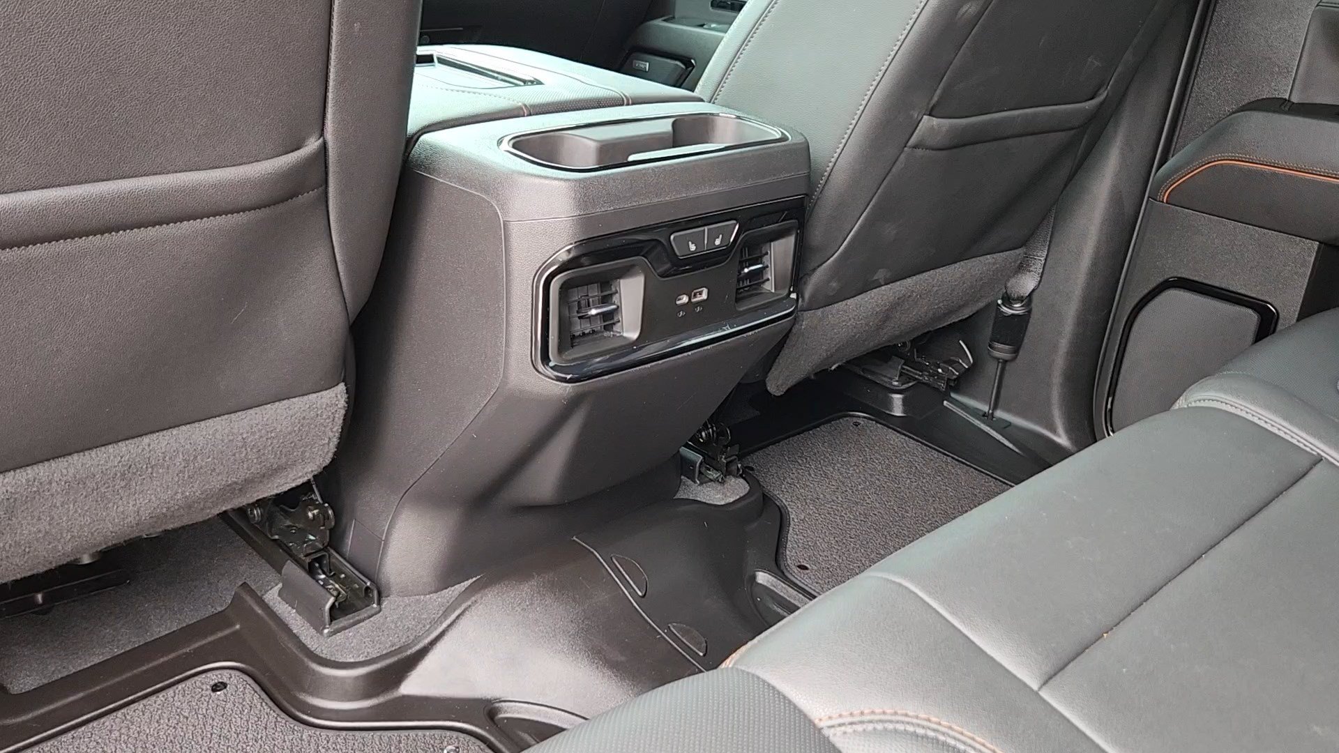 Used 2022 GMC Sierra 1500 AT4 w/ AT4 Premium Package AWD/4WD image 18