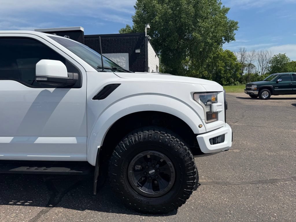 Used 2018 Ford F150 Raptor w/ Equipment Group 802A Luxury AWD/4WD image 2