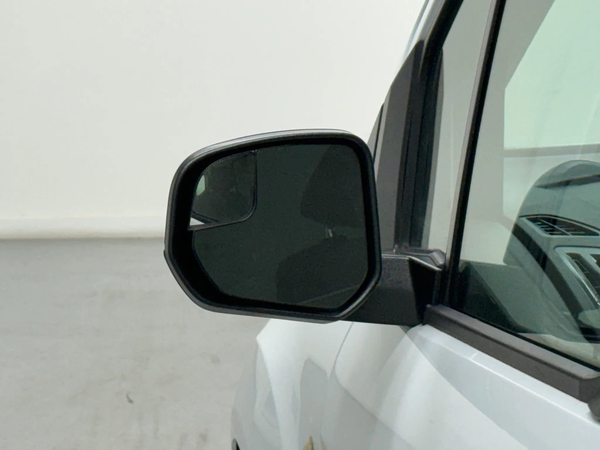 Used 2020 Ford Transit Connect XL image 43