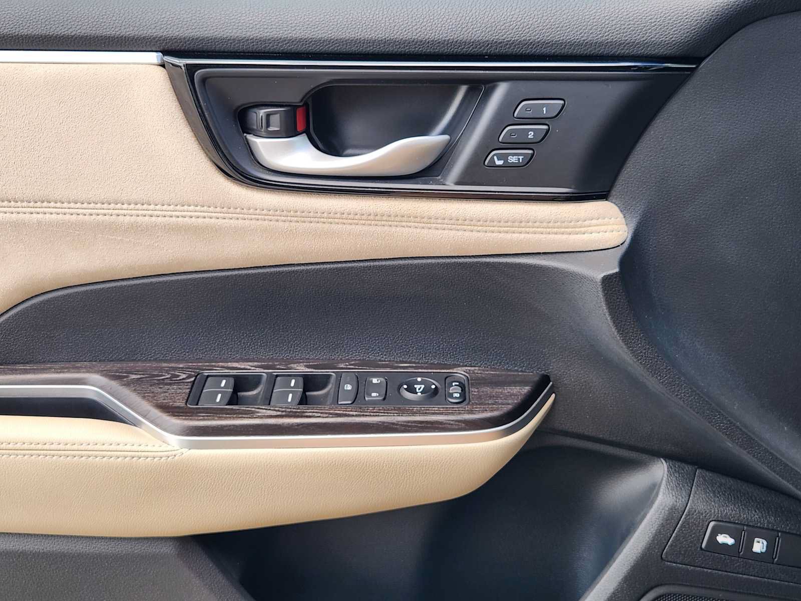 Used 2018 Honda Clarity Touring image 22