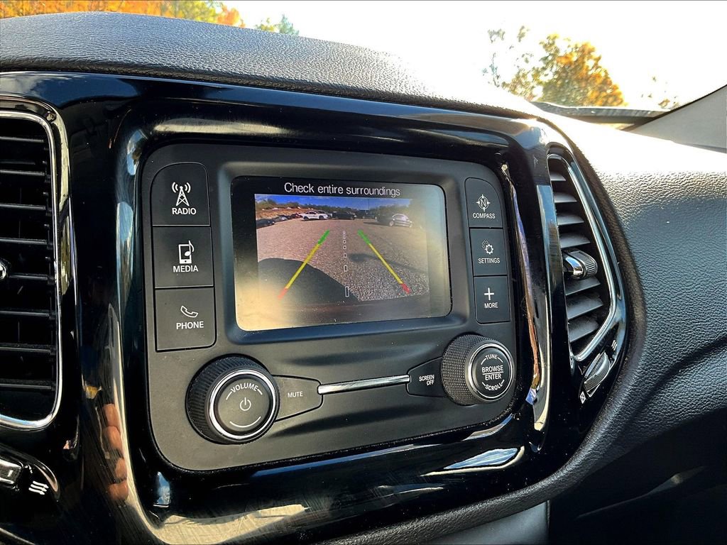 Used 2018 Jeep Compass Latitude image 18