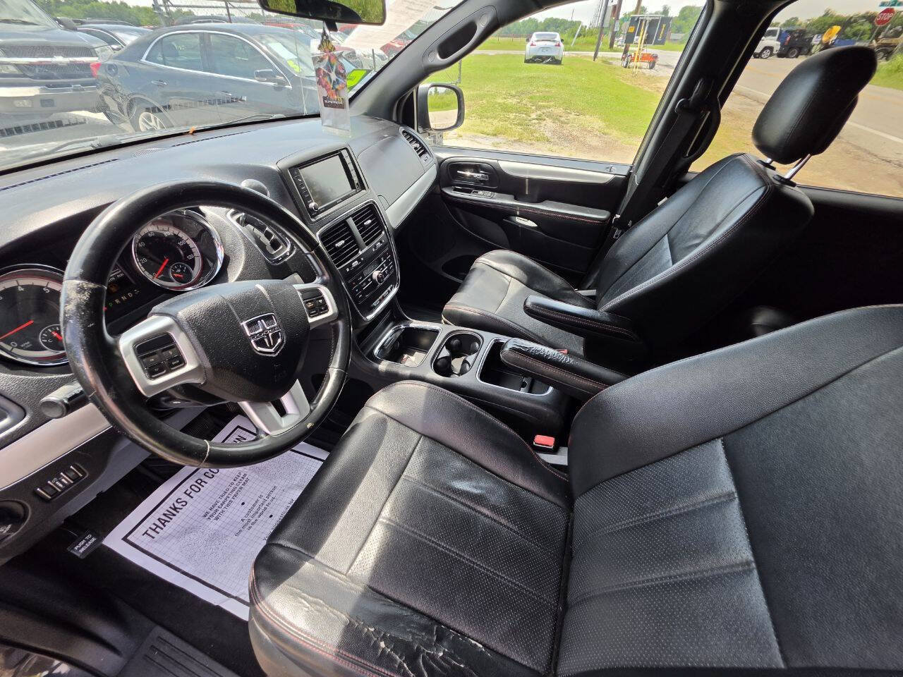 Used 2014 Dodge Grand Caravan R/T FWD image 3