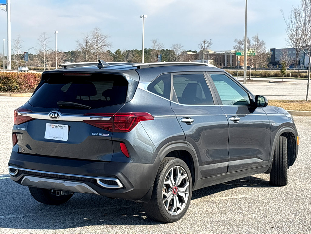 Used 2021 Kia Seltos SX w/ SX Sunroof Package AWD/4WD image 18