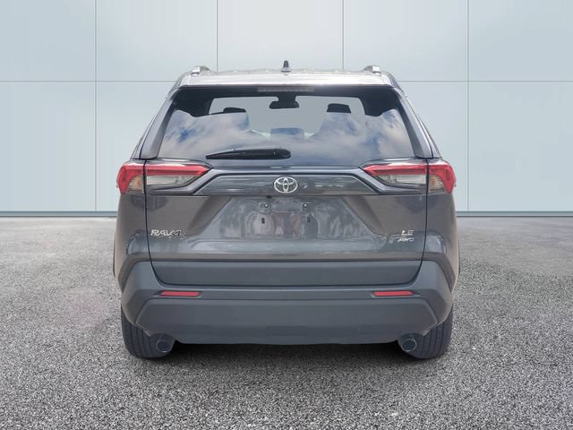 Used 2021 Toyota RAV4 LE AWD/4WD image 3
