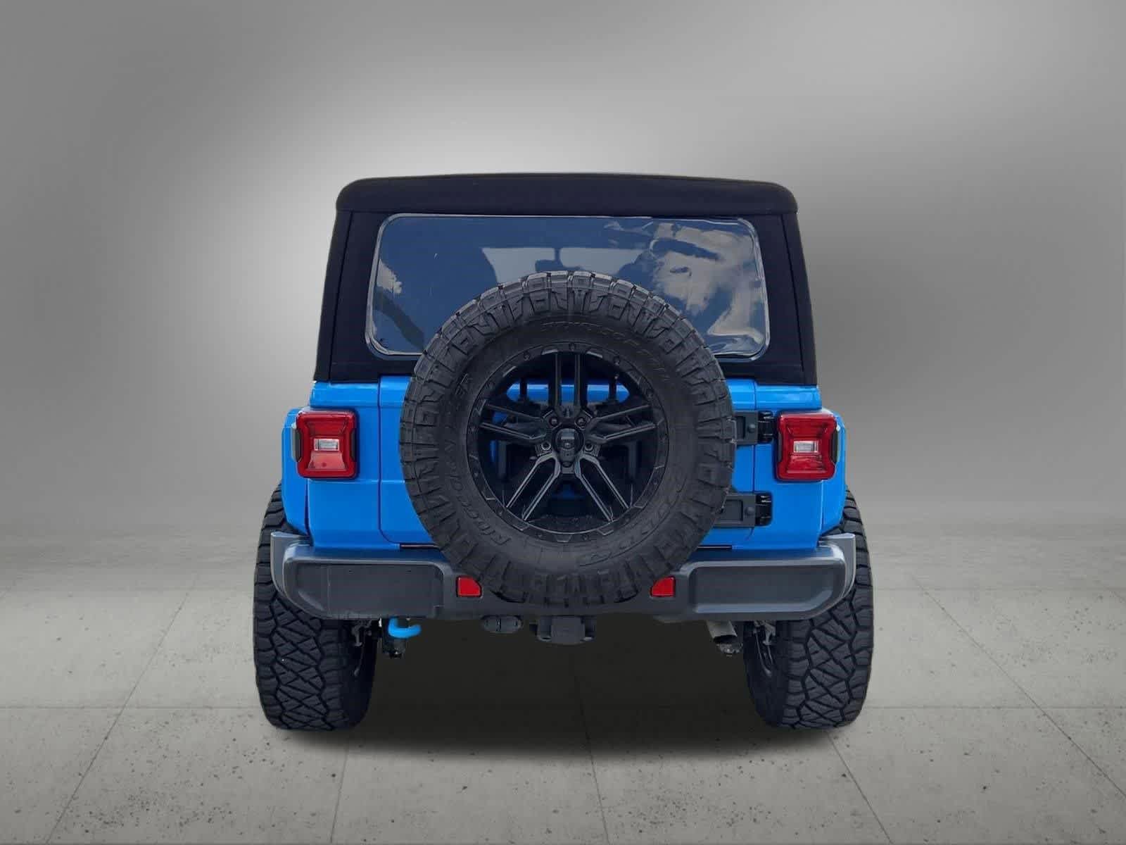 Used 2022 Jeep Wrangler Unlimited Rubicon 4xe w/ Cold Weather Group AWD/4WD image 5