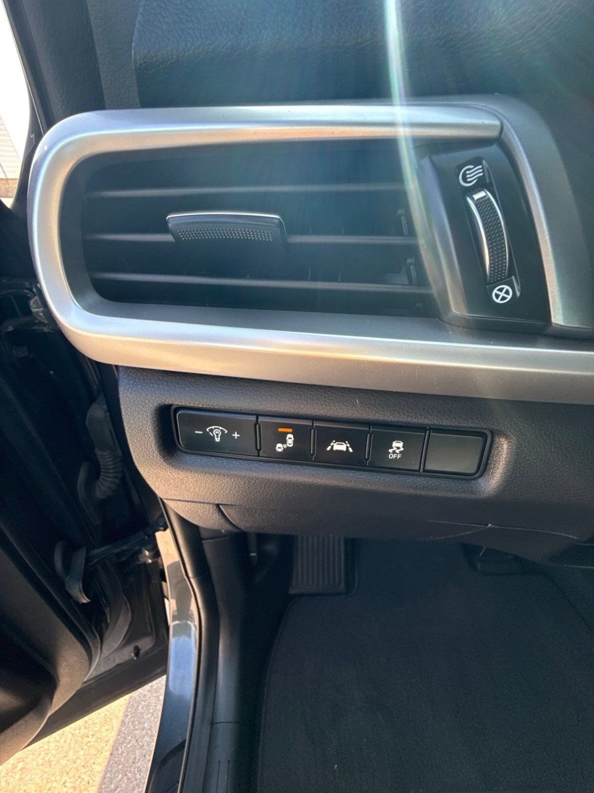 Used 2020 Kia Telluride LX FWD image 10