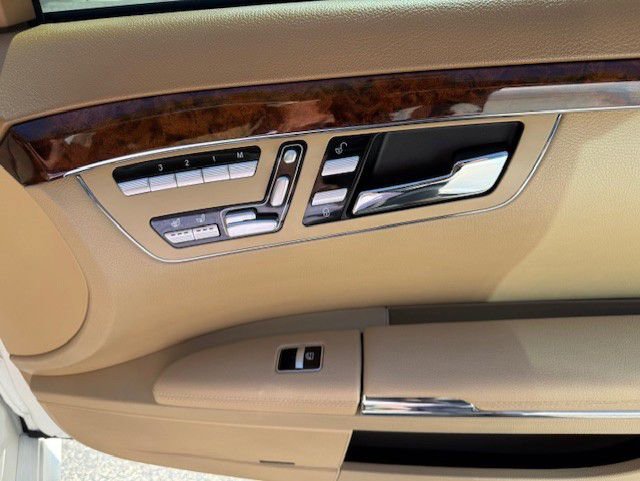 Used 2010 Mercedes-Benz S 550 image 12