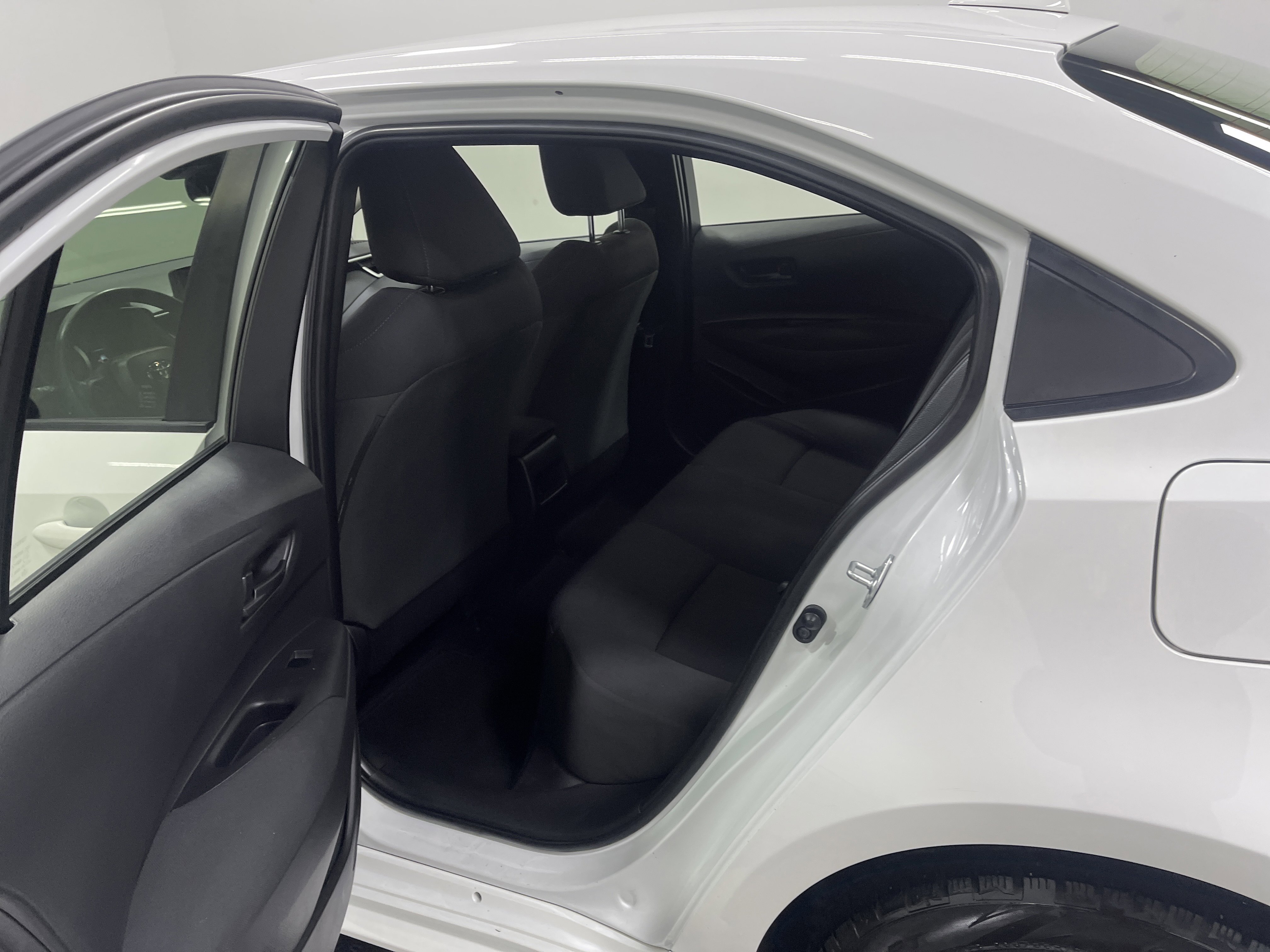 Used 2022 Toyota Corolla LE image 13