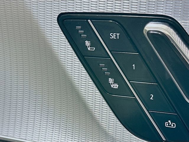 Used 2024 Cadillac Lyriq Tech image 21