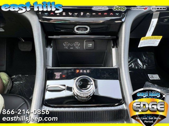 New 2026 Jeep Grand Cherokee Limited w/ Limited Altitude Package AWD/4WD image 8